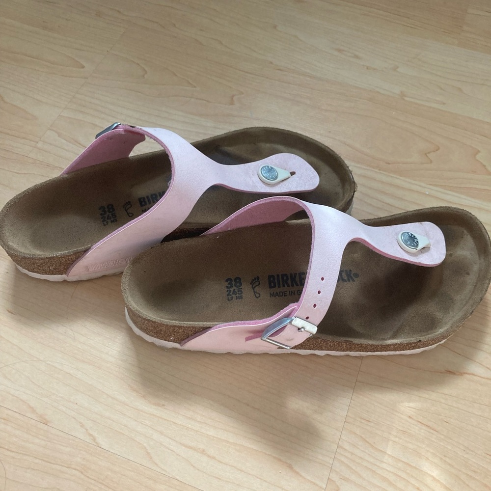 Gizeh Birkenstocks in light pink